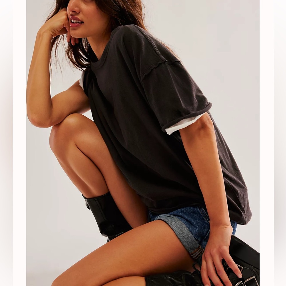 LIKE NEW FREE PEOPLE HIGH LOW TOP - SIZE M - BLACK